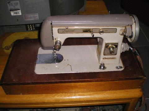 VINTAGE EMPISAL GOLDINE SEWING MACHINE FOR SALE IN KLEINMOND AS PER PICS