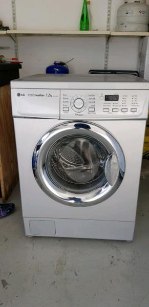 Silver LG Frontloader Washing Machine intellowasher 7.2 kg. WD-10165F.Does not complete wash cycle