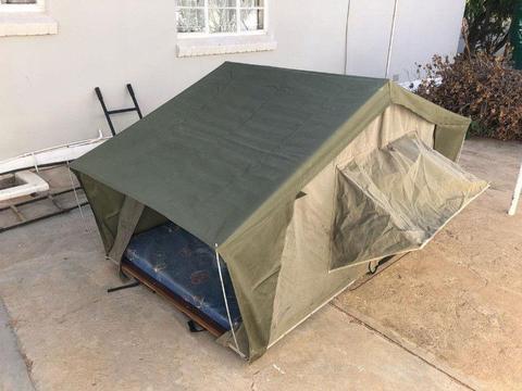 2x Safari Rooftop tents