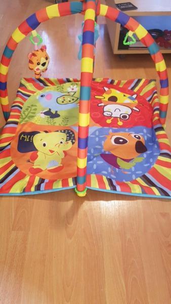 Baby playmat R200. Comes with more toys