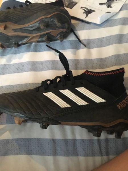 Adidas predator soccer boots size 8