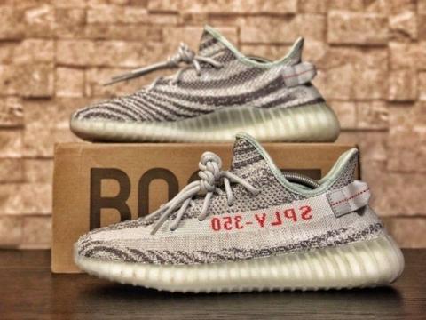 Adidas Yeezy V2 Blue Tint - Excellent Condition !