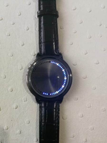 Light dot display watch[