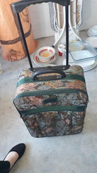 Suitcase for traveling - Great Condition