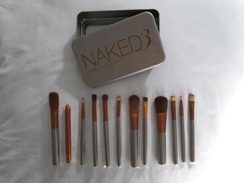 Naked 12 brush set