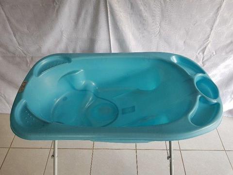 Baby bath with stand