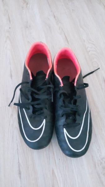 Nike soccer boots / rugby boots / mercurial