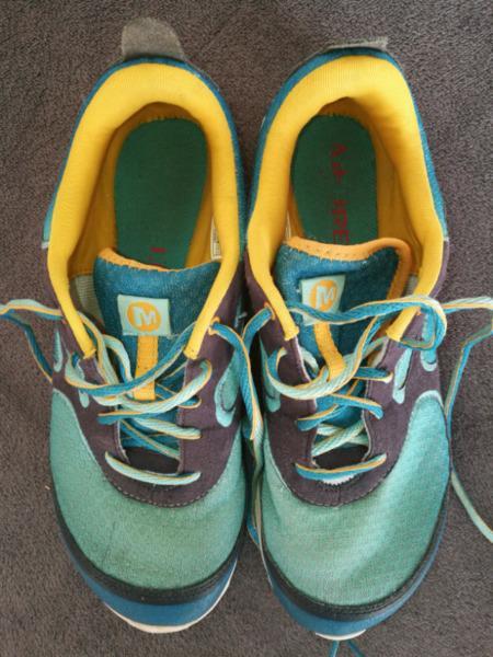 Merrell running shoes(size 5.5)