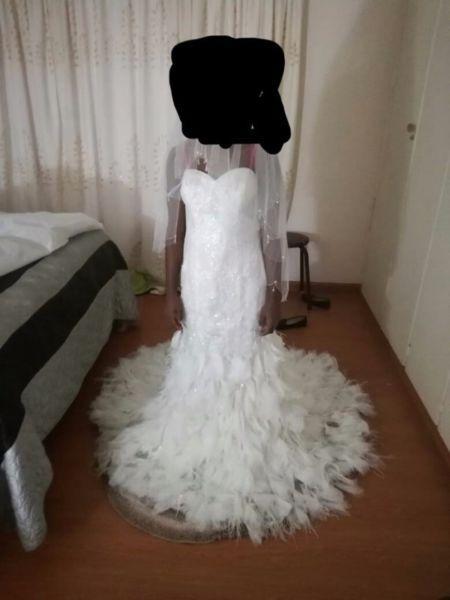Size 8-10 Wedding Gown/Dress