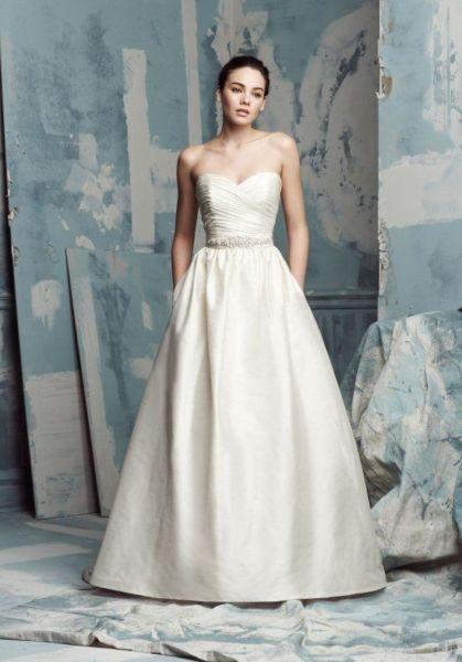 Stunning silk wedding dress imported from USA, USA size 4, SA/UK size 8