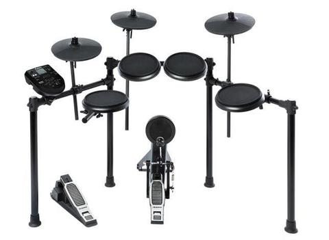 Alesis Nitro Drumset,8 piece with module. New Item