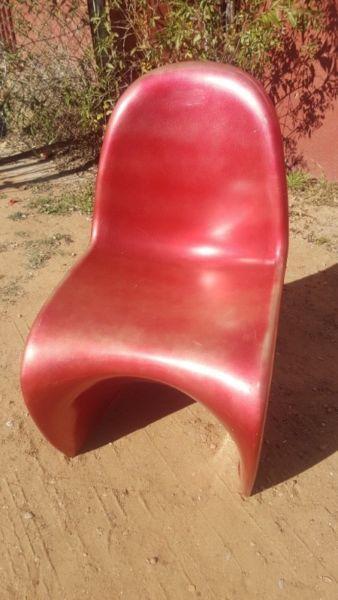 Retro Chair - plastic red (height to seat 43 cm) J 4544
