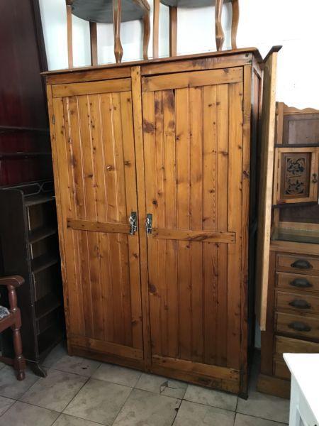 Beautiful old Oregon pine cabinet with shelfs inside