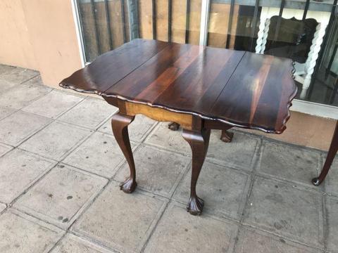 Drop leaf 4 seater stink wood table