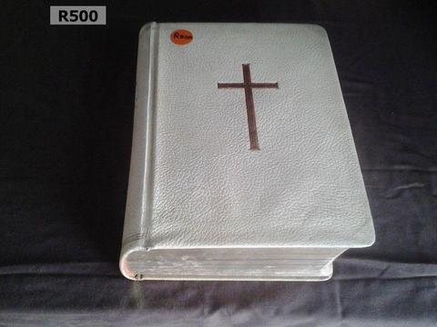 VINTAGE FAMILY BIBLE