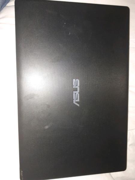 Asus laptop for sale R1300 please read add before contacting me