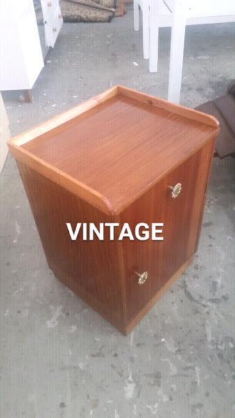 ✔ EXQUISITE Vintage Bedside Pedestal (circa 1950)