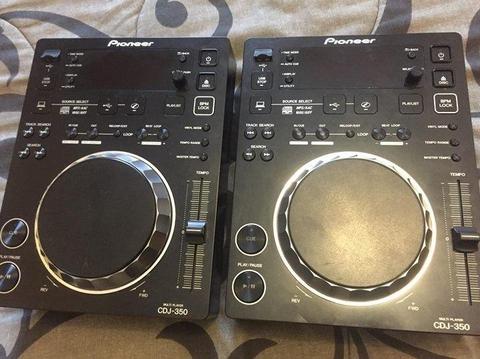 Pioneer CDJ 350 ( Pair ) with Case for sale. Pristine condition