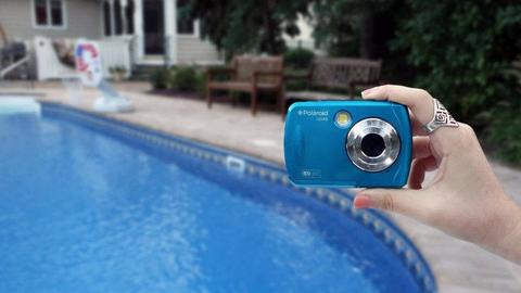 **STYLISH**Polaroid iS048 WATERPROOF sell/swop for cellphone
