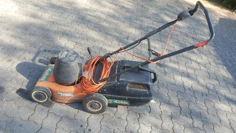 Rolux 1800 w lawn mover