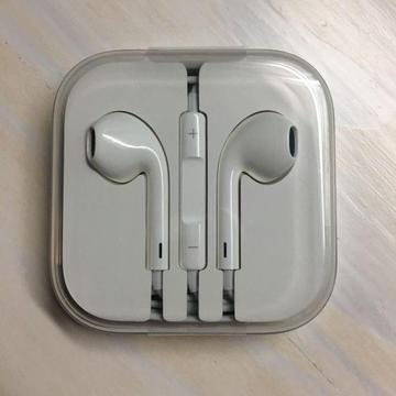 Apple EarPods - brand new