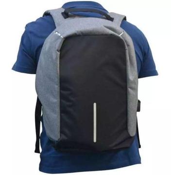 Brand new laptop backpack plus wireless mouse