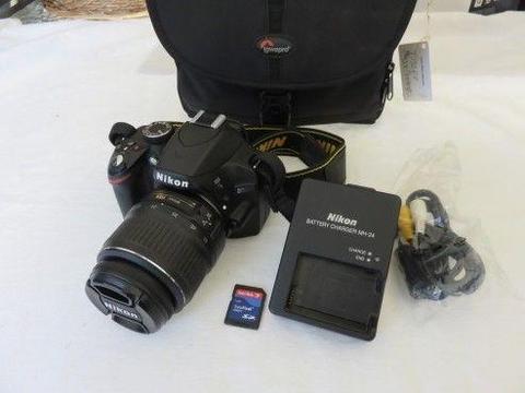 Nikon D3200 DSLR 24.2 MP with 18-55mm lens and bag