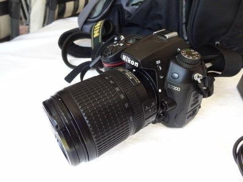 Nikon D7000 Professional DSLR with 18-105mm VR