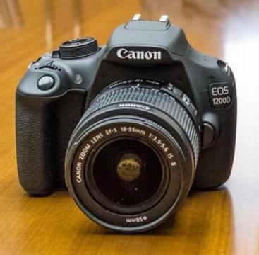 COMPLETE CANON DSLR KIT (VLOGGING OR PHOTOSHOOTS)