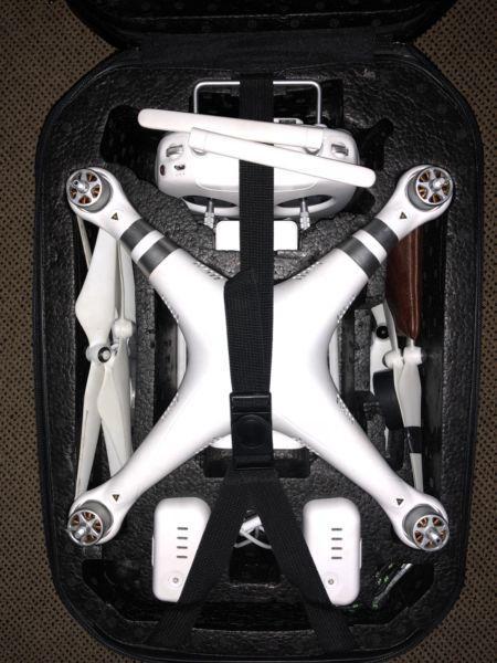 DJI Phantom 3 advance Drone + Accessories