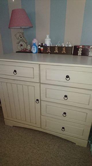 Sleigh cot and Compactum