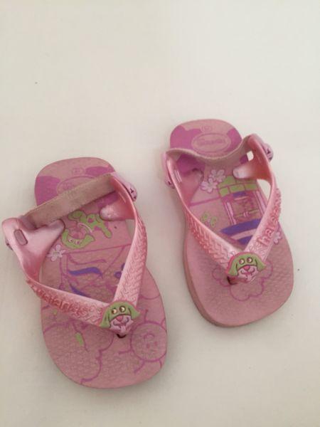 Baby girl Havaianas size 19