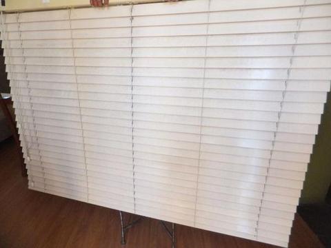 Large Limewashed Creamy White Wooden window blind for sale-Trendy&fashionable; 167x118cm wxh