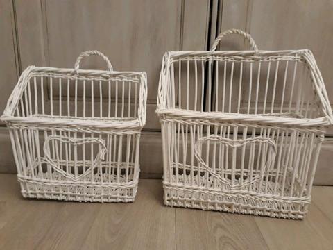 White willow heart baskets