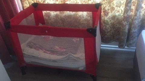 Camping baby bed