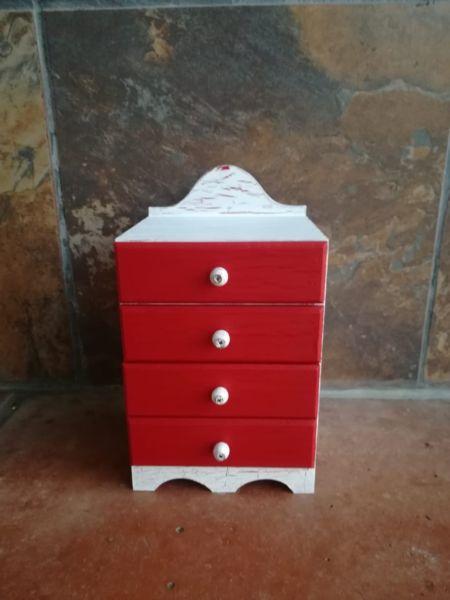 Chest of Drawers (Small)