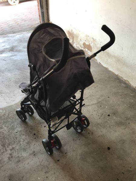 Excellent condition stroller R600