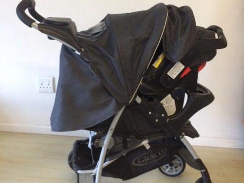 Graco pram, carseat and car base, ideal travel system!