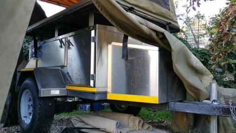 Stainless steel camping trailer with Electric Fridge