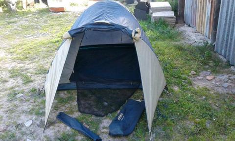 Tent dome sleeps 4