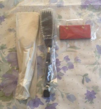 New Clothes Brush and Hand Mirror Set (Vanity Set)