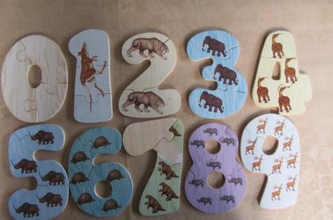 WOODEN COUNTING PUZZLE - THE ICE AGE IN WOODEN BOX - AS PER SCAN