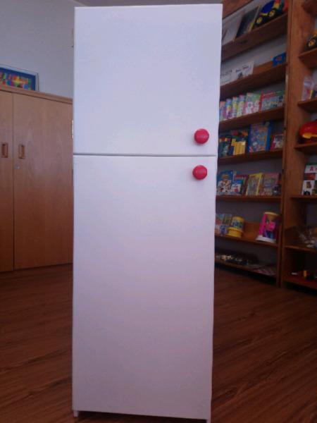 Wooden Fridge (Fantasy play)