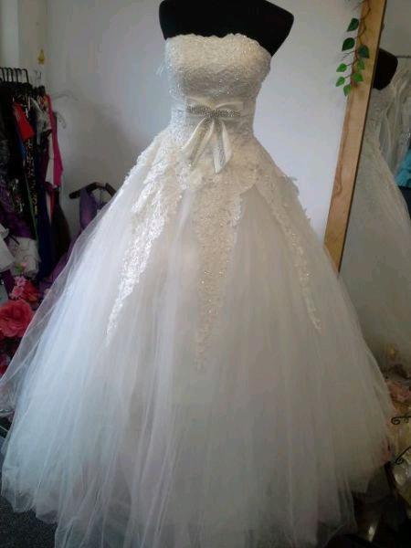 Wedding gowns for sale/hire Chatsworth