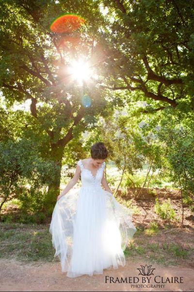 Elegant but Different! Beautiful Robyn Roberts Wedding Dress for Sale!