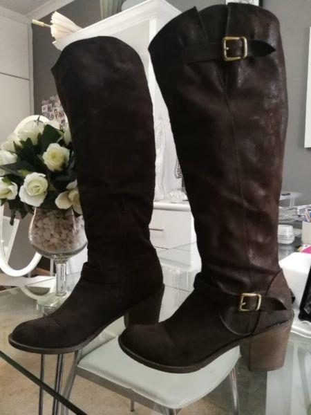 Ladies Boots & Shoes