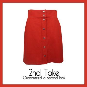 Get this secondhand designer DKNY skirt for an affordable price at 2nd Take!