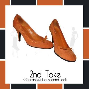 Find discounted Kurt Geiger heels at a 2nd Take store near you!