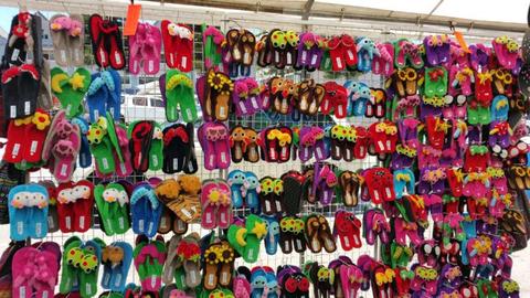 Ladies/ girls/kiddies slippers wholesale bargain