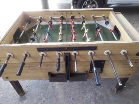 COIN OPERATED SOCCER TABLE (REDUCED)